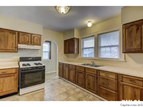 1829 S State St, Springfield, IL 62704 photo 17