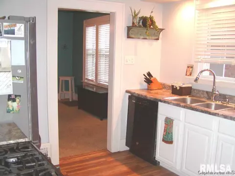 708 W Vine St, Springfield, IL 62704 photo 10