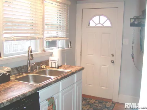 708 W Vine St, Springfield, IL 62704 photo 8