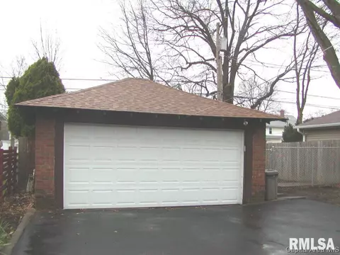 708 W Vine St, Springfield, IL 62704 photo 16