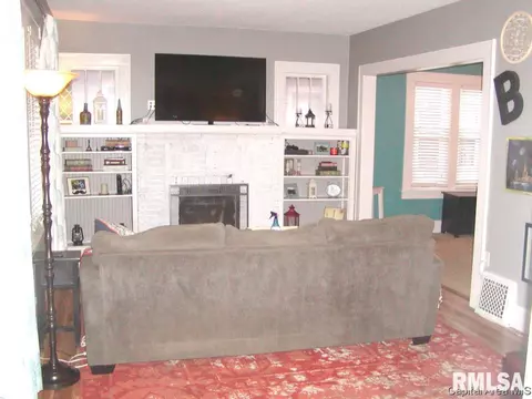 708 W Vine St, Springfield, IL 62704 photo 3