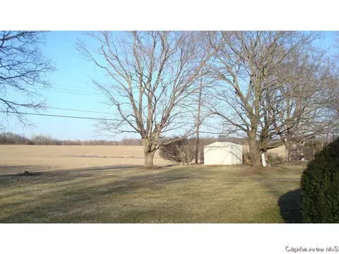 37 Horseshoe Dr, Springfield, IL 62702 photo 2