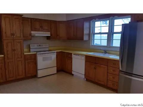 37 Horseshoe Dr, Springfield, IL 62702 photo 4