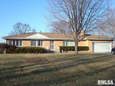 37 Horseshoe Dr, Springfield, IL 62702 photo 1