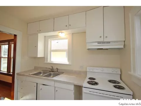 2125 S Lowell Ave, Springfield, IL 62704 photo 12