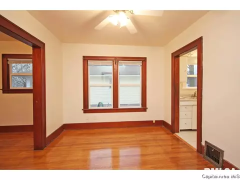 2125 S Lowell Ave, Springfield, IL 62704 photo 9