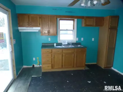 2112 Keys Ave, Springfield, IL 62702 photo 4