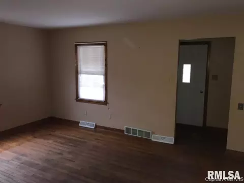1711 E Watch Ave, Springfield, IL 62702 photo 2