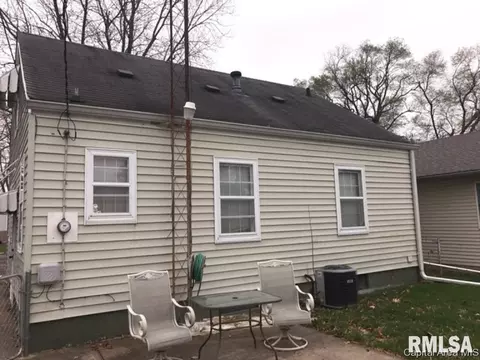 1711 E Watch Ave, Springfield, IL 62702 photo 9
