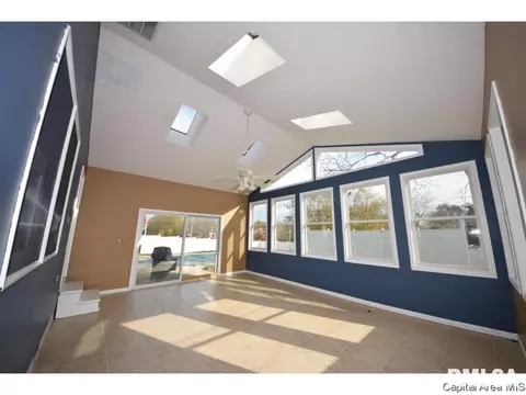 100 Cartwright, Springfield, IL 62704 photo 8