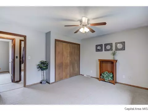 21 Holiday Rd, Springfield, IL 62702 photo 13