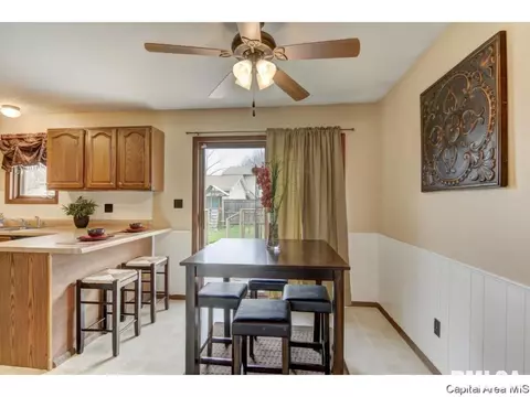 21 Holiday Rd, Springfield, IL 62702 photo 11