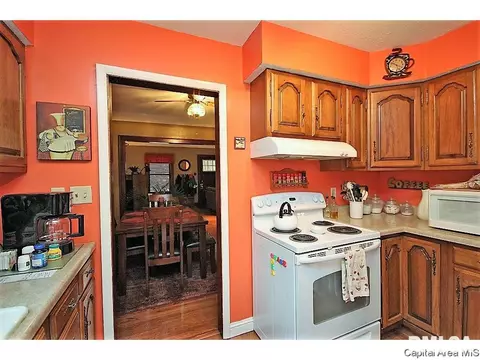 2320 S 10th St, Springfield, IL 62703 photo 11