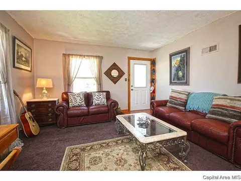 901 Bruns Ln, Springfield, IL 62702 photo 4