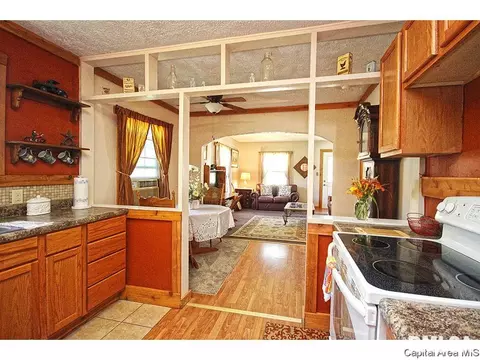 901 Bruns Ln, Springfield, IL 62702 photo 8