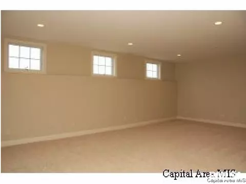 5821 Hedley Rd, Springfield, IL 62711 photo 8
