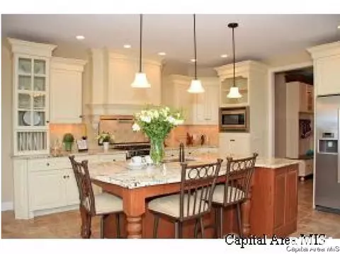 5821 Hedley Rd, Springfield, IL 62711 photo 4