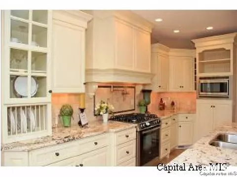 5821 Hedley Rd, Springfield, IL 62711 photo 5