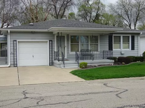 1 Alberta Ln, Springfield, IL 62704 photo 2