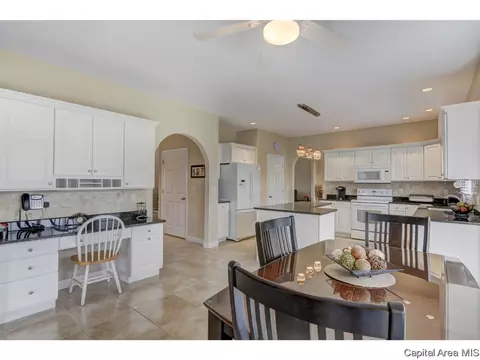 2609 Dickens, Springfield, IL 62711 photo 12