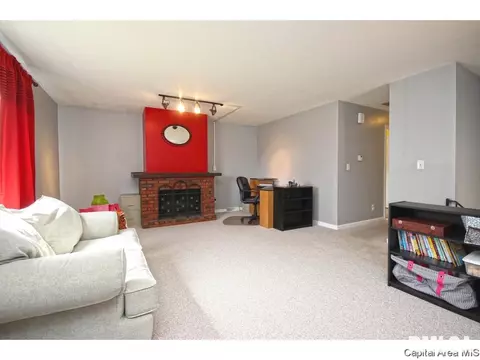 3169 Elmhurst Dr, Springfield, IL 62704 photo 3