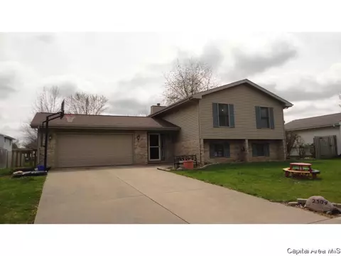 2304 Mayfair Rd, Springfield, IL 62703 photo 4