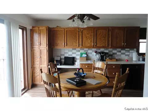 2304 Mayfair Rd, Springfield, IL 62703 photo 5