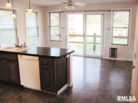 2109 Stonehenge, Springfield, IL 62702 photo 11