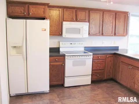 2109 Stonehenge, Springfield, IL 62702 photo 13