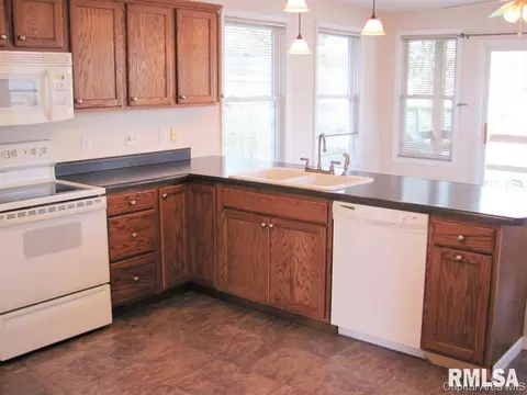 2109 Stonehenge, Springfield, IL 62702 photo 12