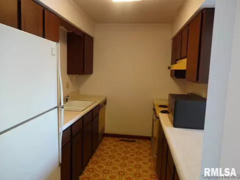 2020 Lindbergh Blvd, Springfield, IL 62704 photo 5
