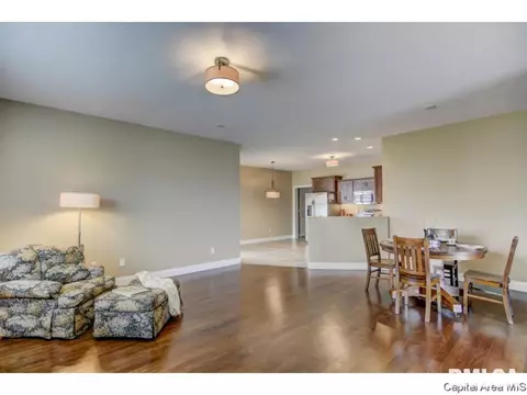 3424 Pinyon Dr, Springfield, IL 62711 photo 2