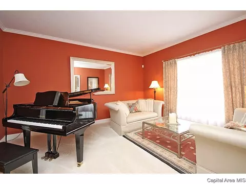 4012 Old Ml, Springfield, IL 62711 photo 2