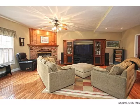 4012 Old Ml, Springfield, IL 62711 photo 6