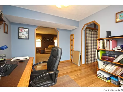 8 Timbercrest Dr, Sherman, IL 62684 photo 9