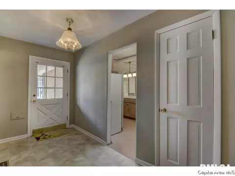 1300 Cherry Rd, Springfield, IL 62704 photo 7
