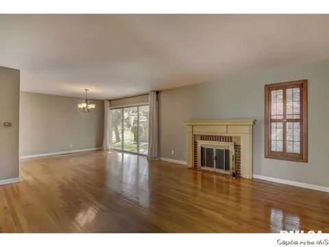 1300 Cherry Rd, Springfield, IL 62704 photo 9