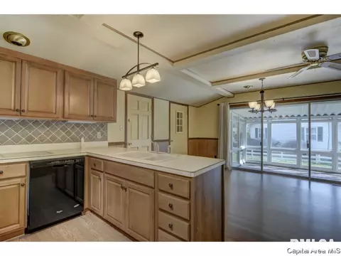1300 Cherry Rd, Springfield, IL 62704 photo 12