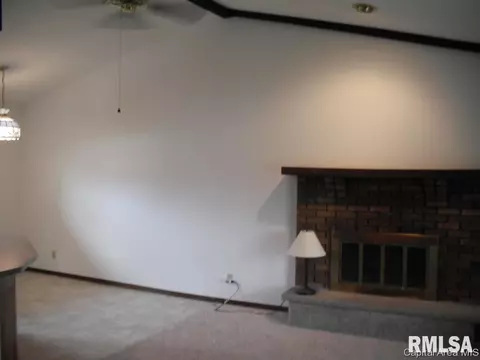 3025 Sherborn Rd, Springfield, IL 62702 photo 4