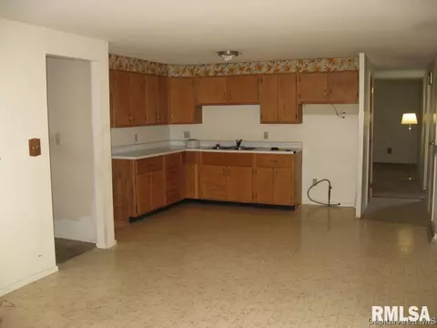 2411 Cahokia Dr, Springfield, IL 62702 photo 5