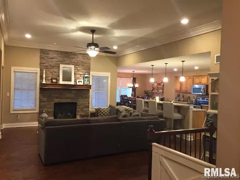1513 Pine Creek Dr, Springfield, IL 62711 photo 3