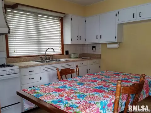 1140 N 19th, Springfield, IL 62702 photo 3