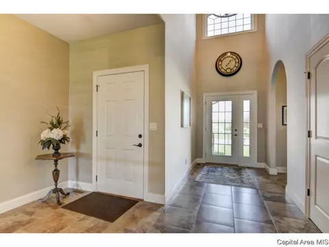 2800 Castlerock Rdg, Springfield, IL 62707 photo 2