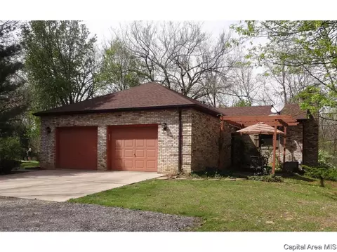 11064 Robin Ln, Athens, IL 62613 photo 6