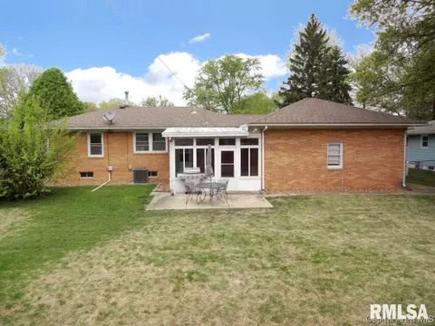 1912 Lee St, Springfield, IL 62703 photo 9