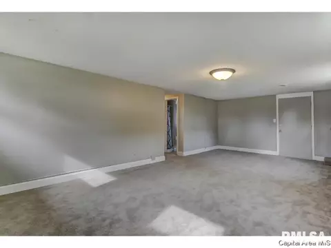 8 Glen Aire Dr, Springfield, IL 62703 photo 16