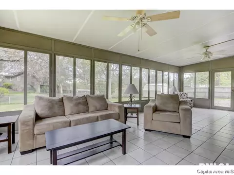 8 Glen Aire Dr, Springfield, IL 62703 photo 10