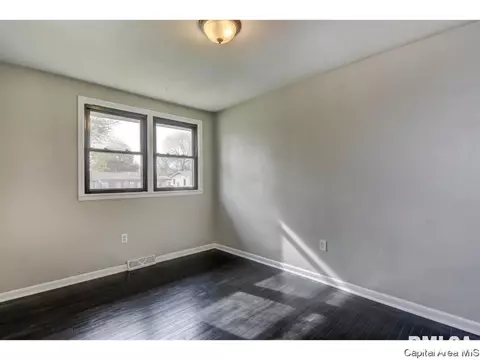 8 Glen Aire Dr, Springfield, IL 62703 photo 12