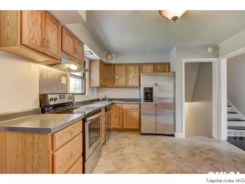 8 Glen Aire Dr, Springfield, IL 62703 photo 6