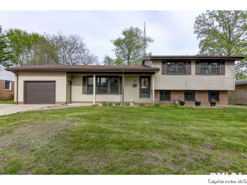 8 Glen Aire Dr, Springfield, IL 62703 photo 1